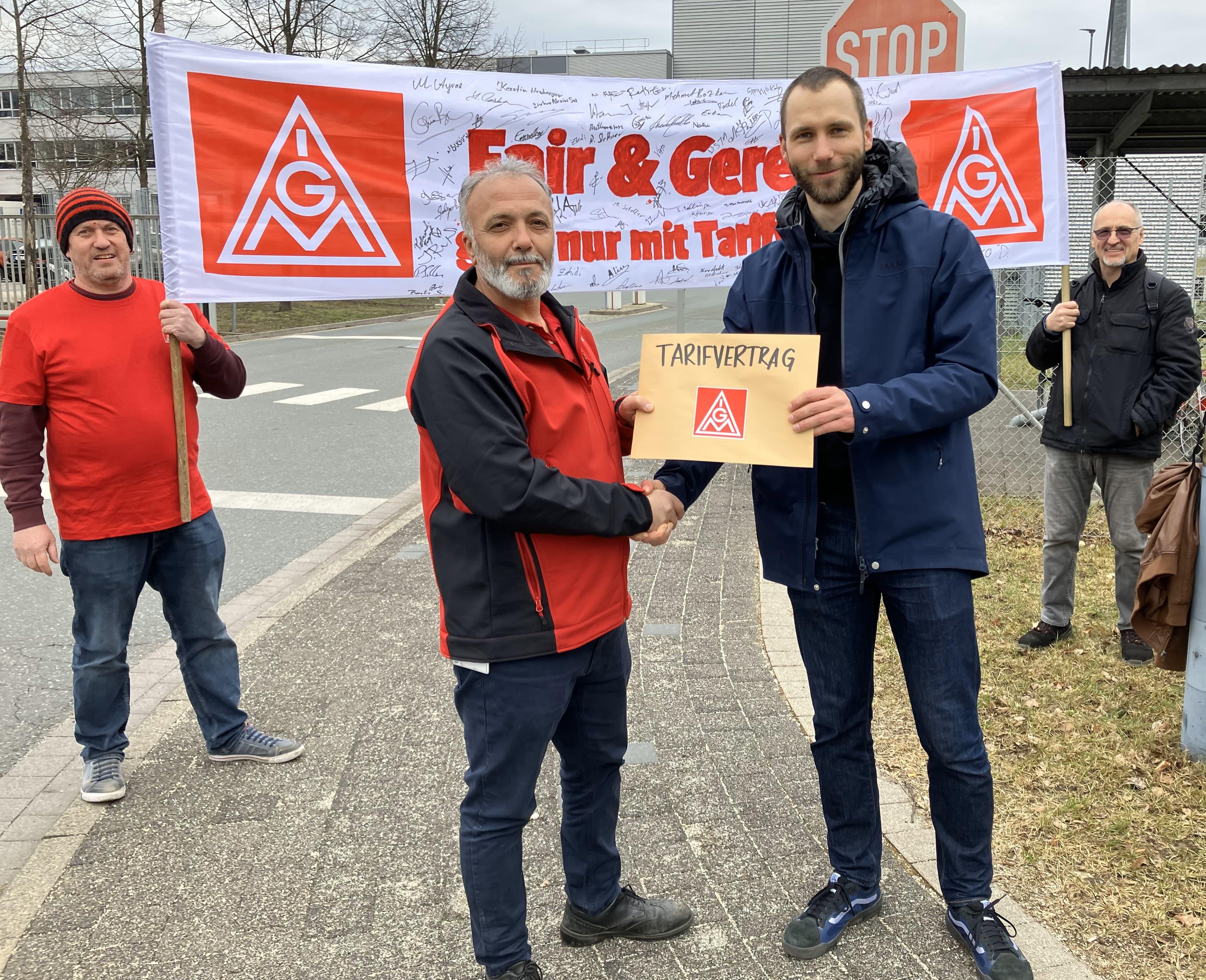 Dieter Ludwig Übergabe Tarifvertrag Nürnberg
