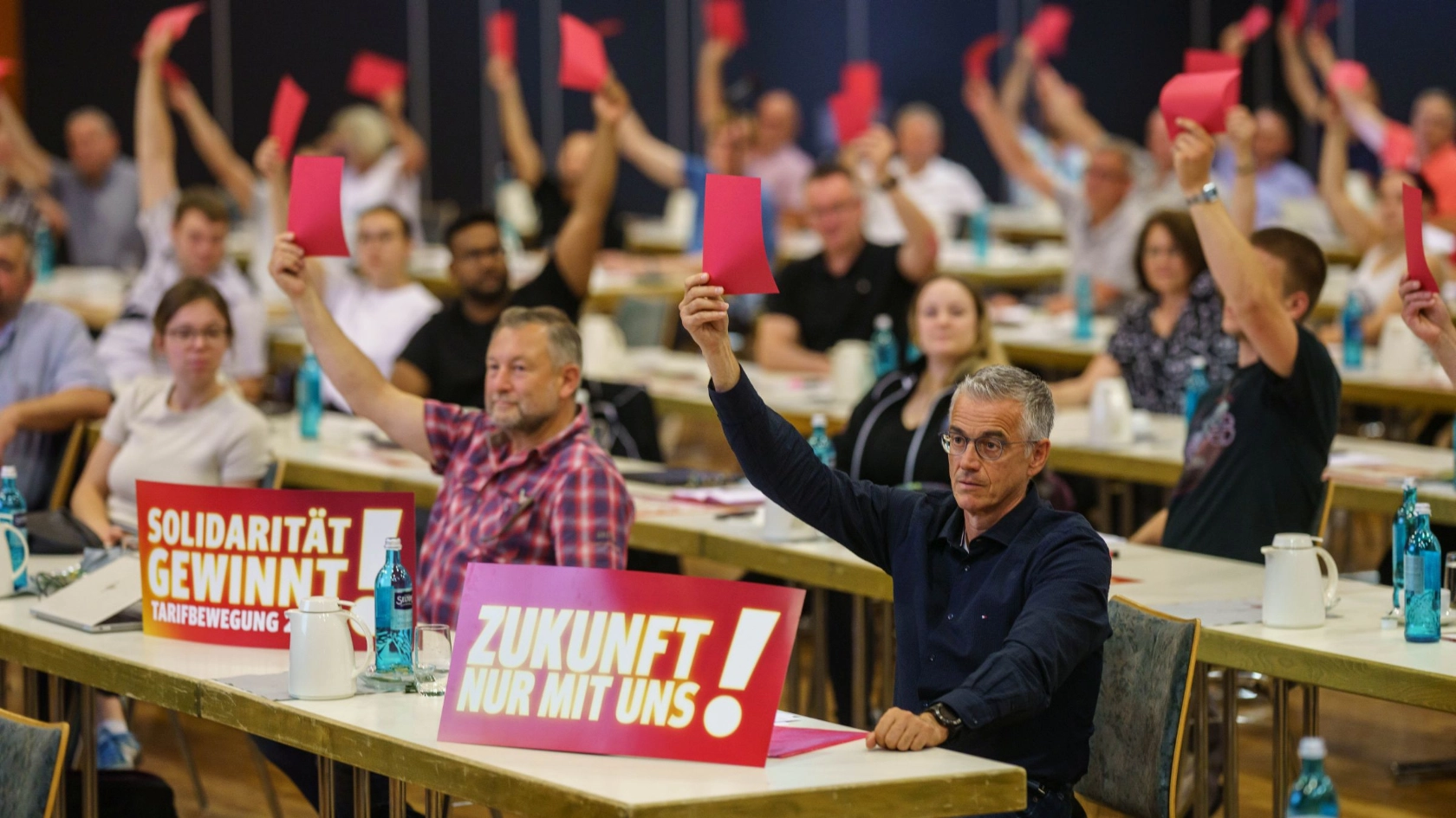 Am 30.06.2022 beschließt die Metall-Tarifkommission in Friedberg die Forderung.