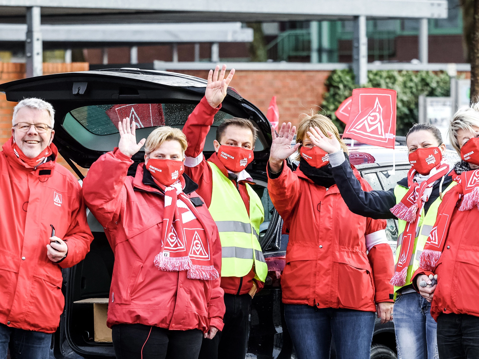 Beschäftigte während Aktion zur Tarifbewegung 2021
