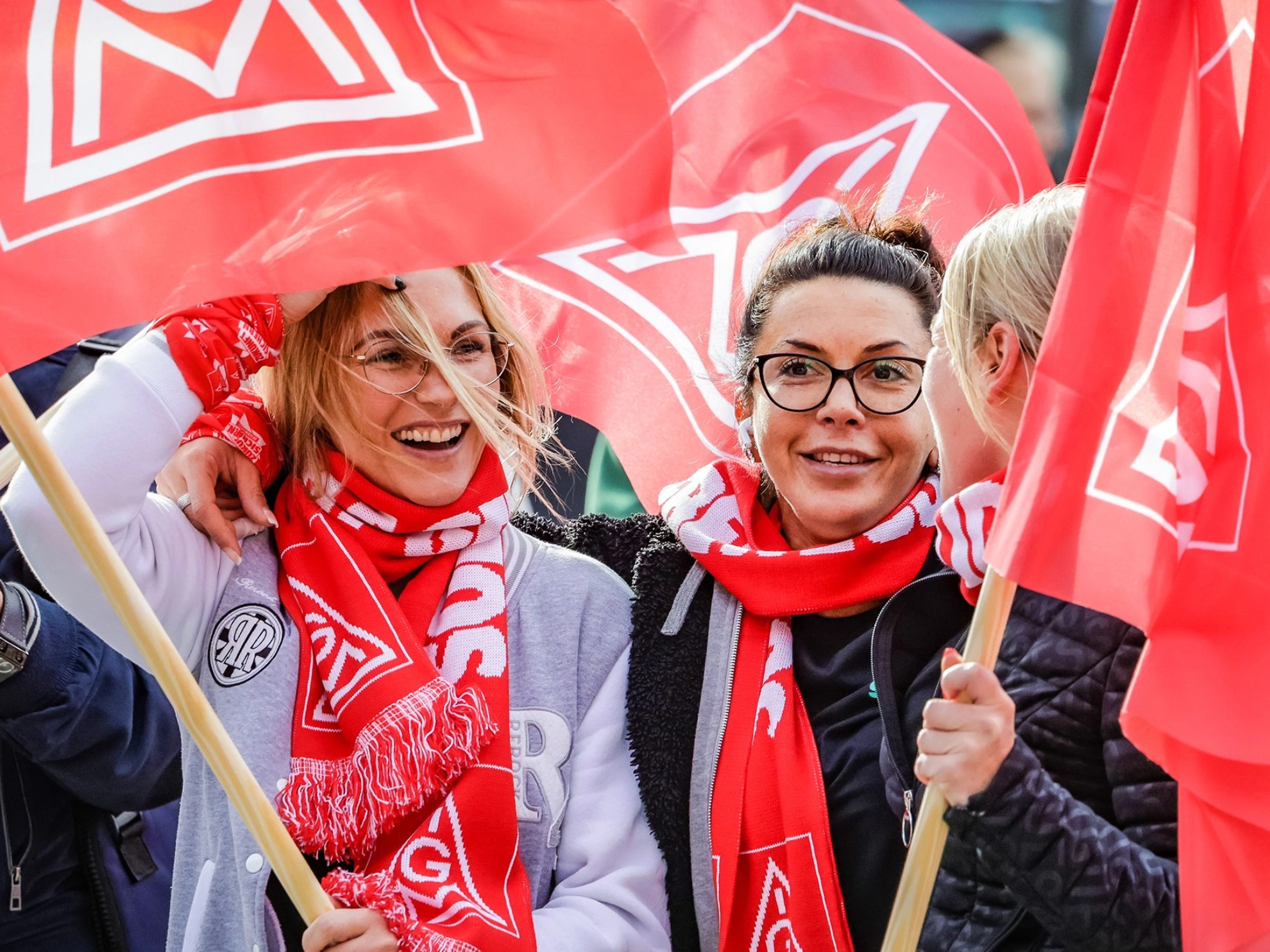 Metallerinnen beim Warnstreik in Gevelsberg