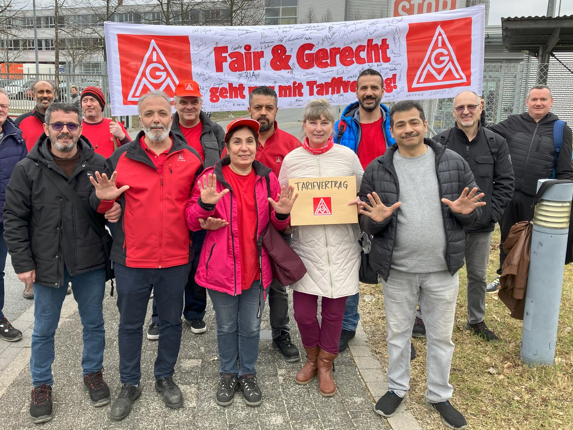 Die Aktiven bei Dieter Ludwig freuen sich über den Tarifvertrag Nürnberg