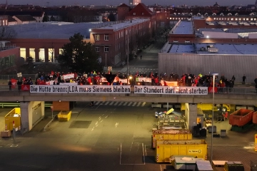 Flammender Protest gegen die Zerschlagung des Siemens NMA