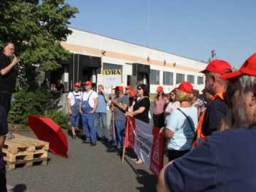 Lyra geht vors Tor - Warnstreik in der Schreib- und Zeichengeräteindustrie