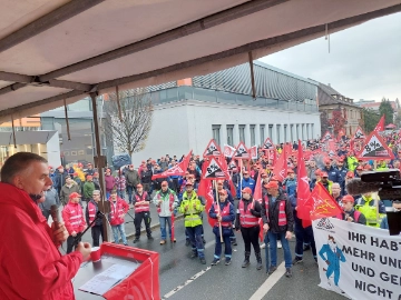 Warnstreik im Nürnberger Land: Arbeitgeber streiten - wir streiken!