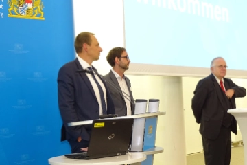 Von Hackern, Nerds und Dunkelmännern