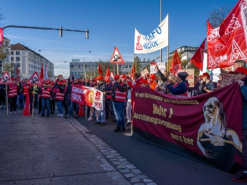 Großer Warnstreik in Nürnberg: Wenn die Arbeitgeber sich nicht endlich bewegen, dann kracht's!