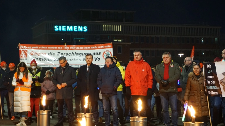 Nürnbergs Oberbürgermeister Marcus König unterstützt die Anliegen der Siemensianer.