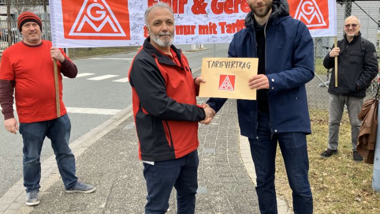 Dieter Ludwig Übergabe Tarifvertrag Nürnberg